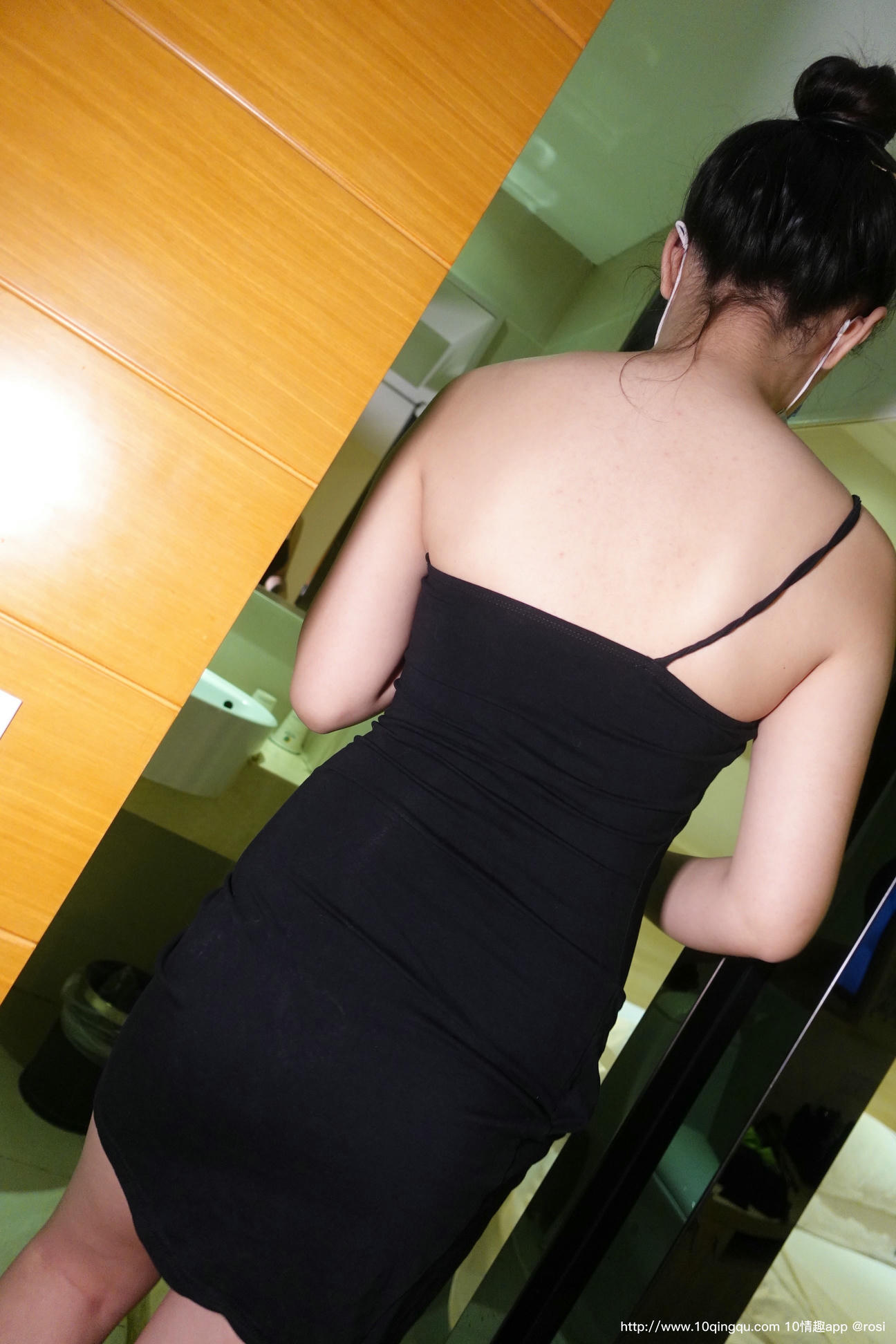 ROSI写真 口罩系列 2020.11.02 NO.1604[68+1P／87.1MB]_第1集