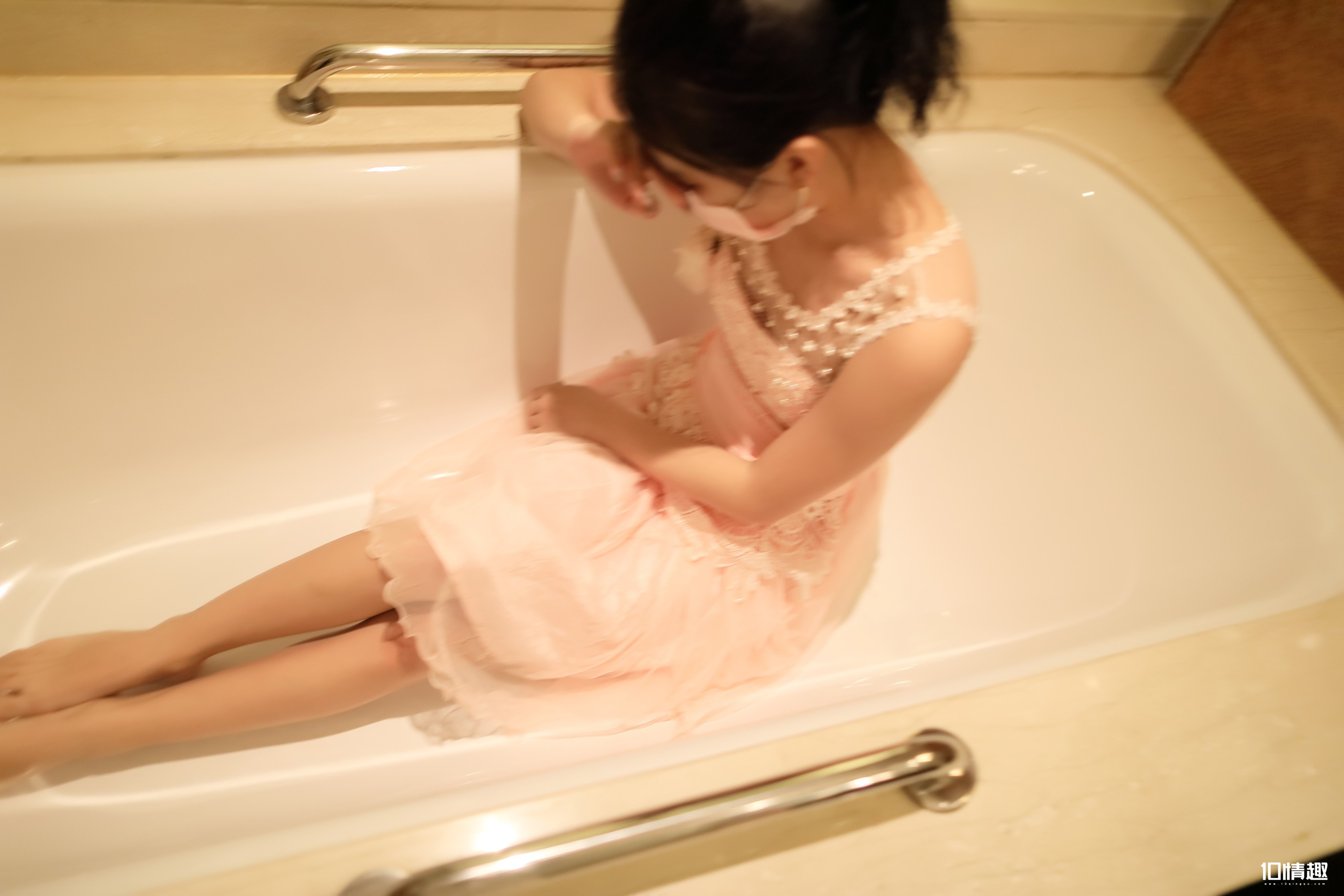 ROSI写真 口罩系列 2018.04.21 NO.0678 [58+1P-39.8M]_第1集