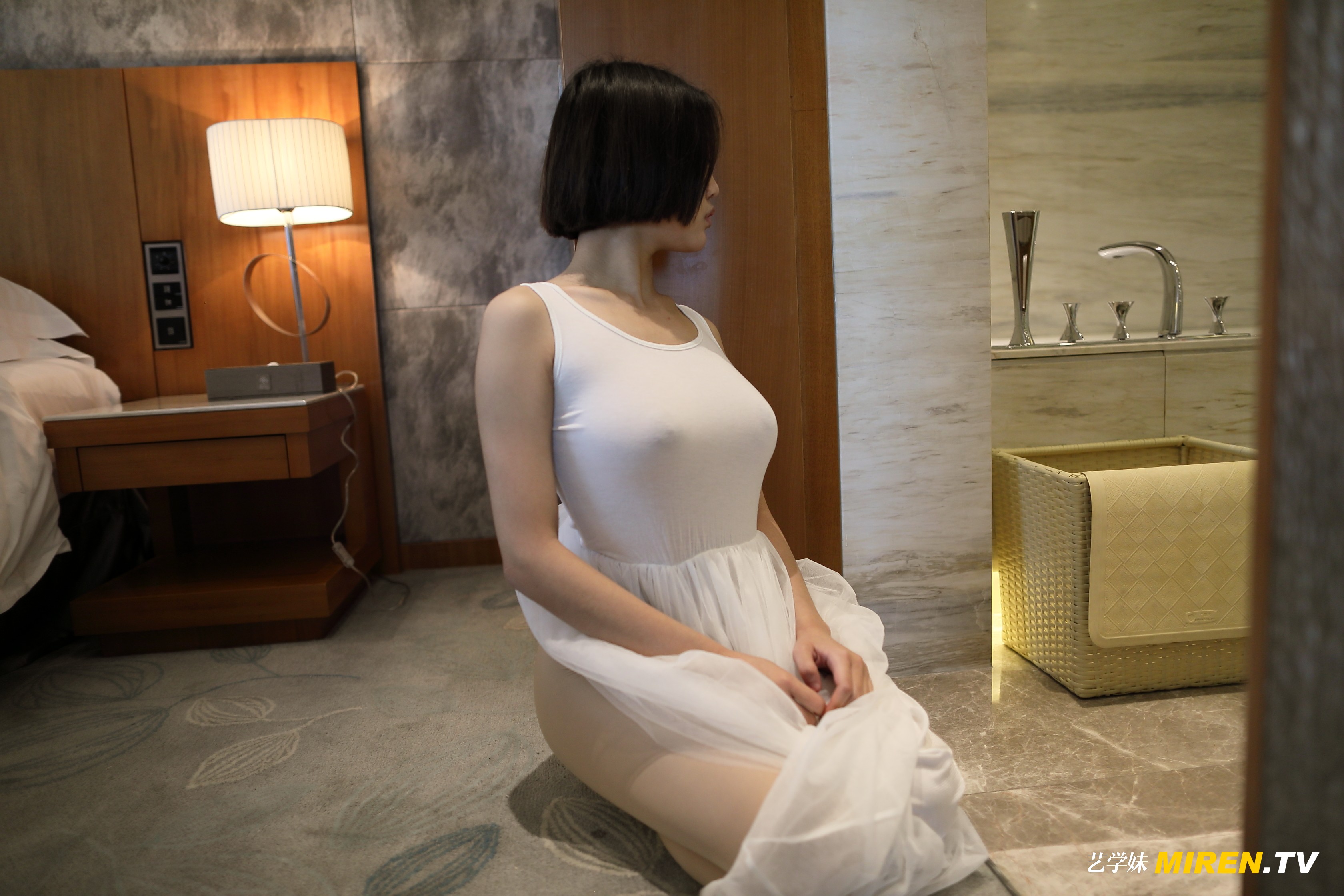 ROSI艺学妹 2020.03.22 NO.0105[99+1P／88.1MB]_第4集