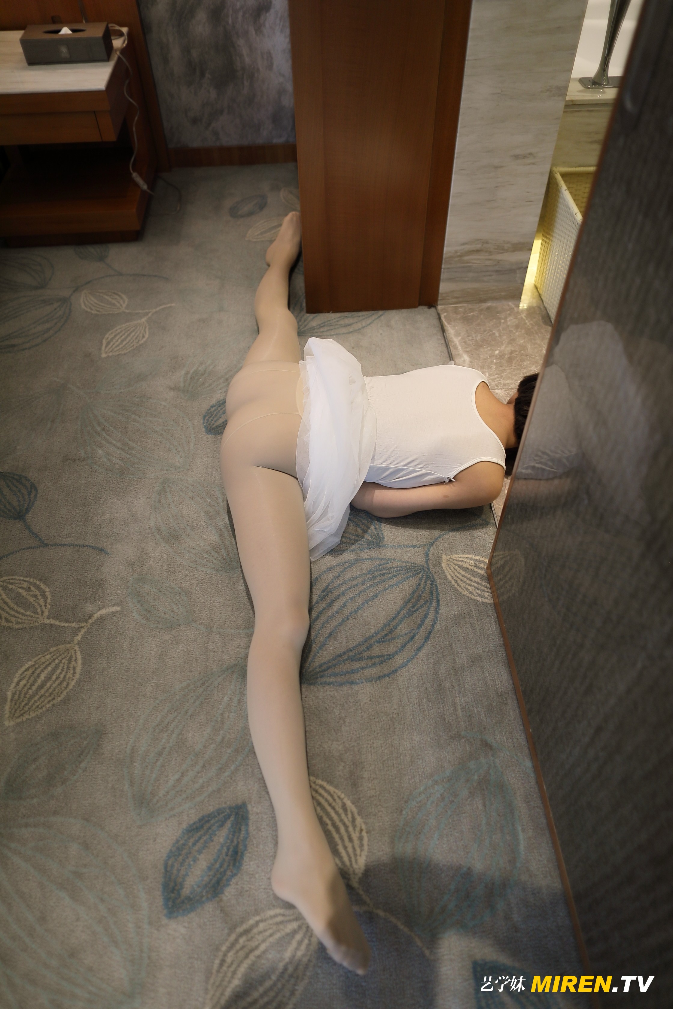 ROSI艺学妹 2020.03.22 NO.0105[99+1P／88.1MB]_第5集