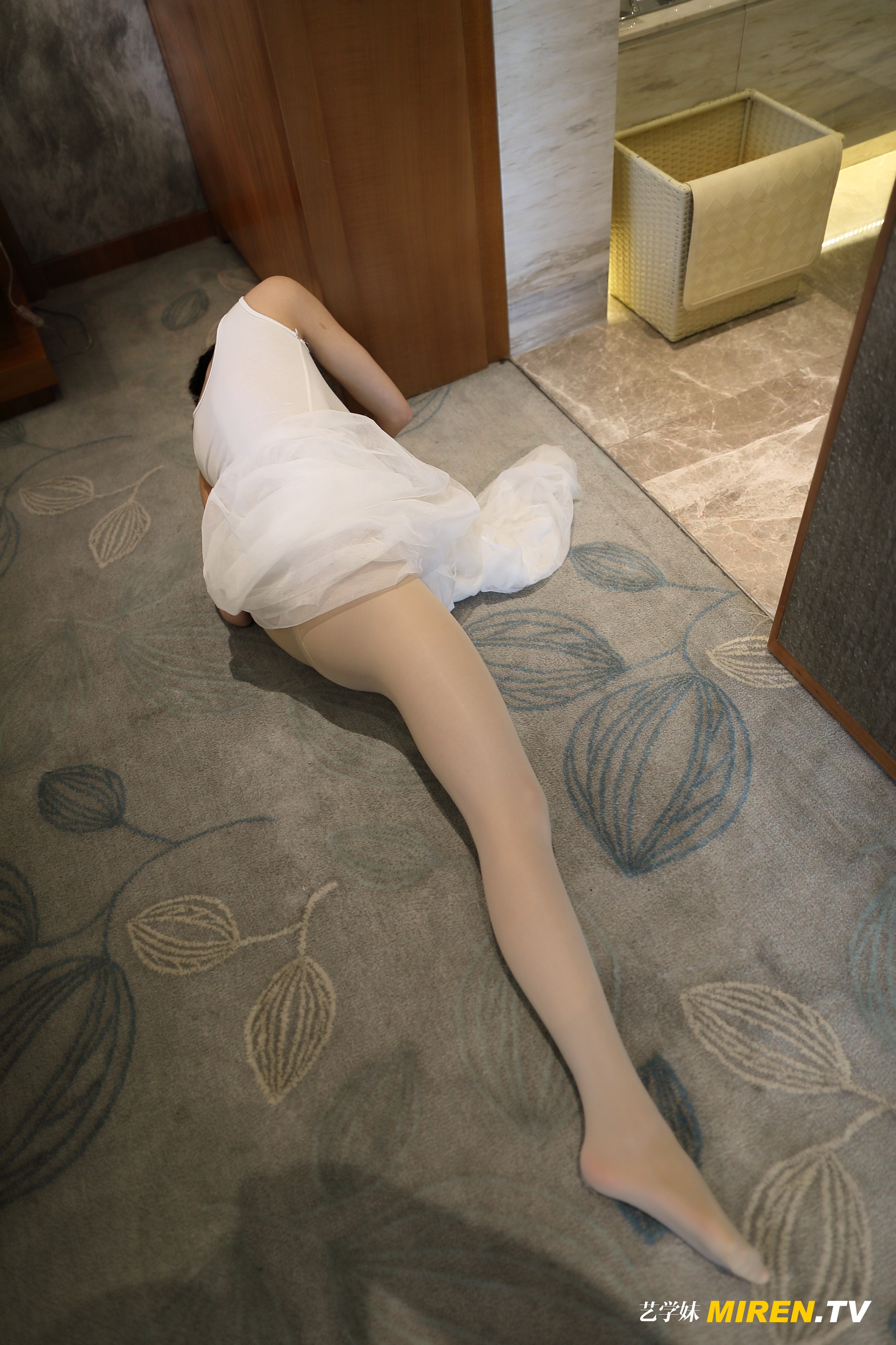ROSI艺学妹 2020.03.22 NO.0105[99+1P／88.1MB]_第5集