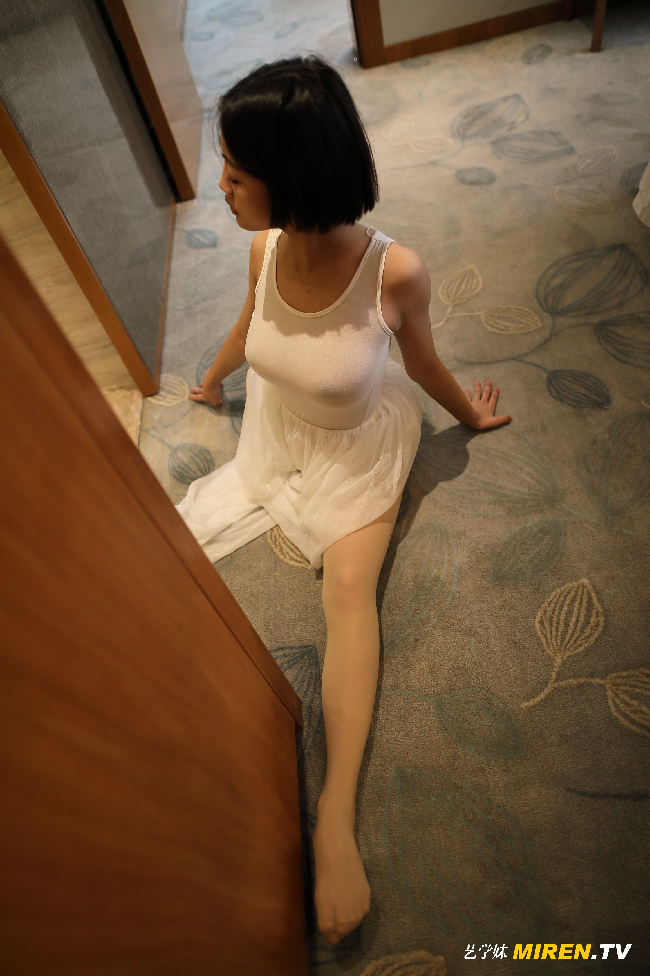 ROSI艺学妹 2020.03.22 NO.0105[99+1P／88.1MB]_第5集