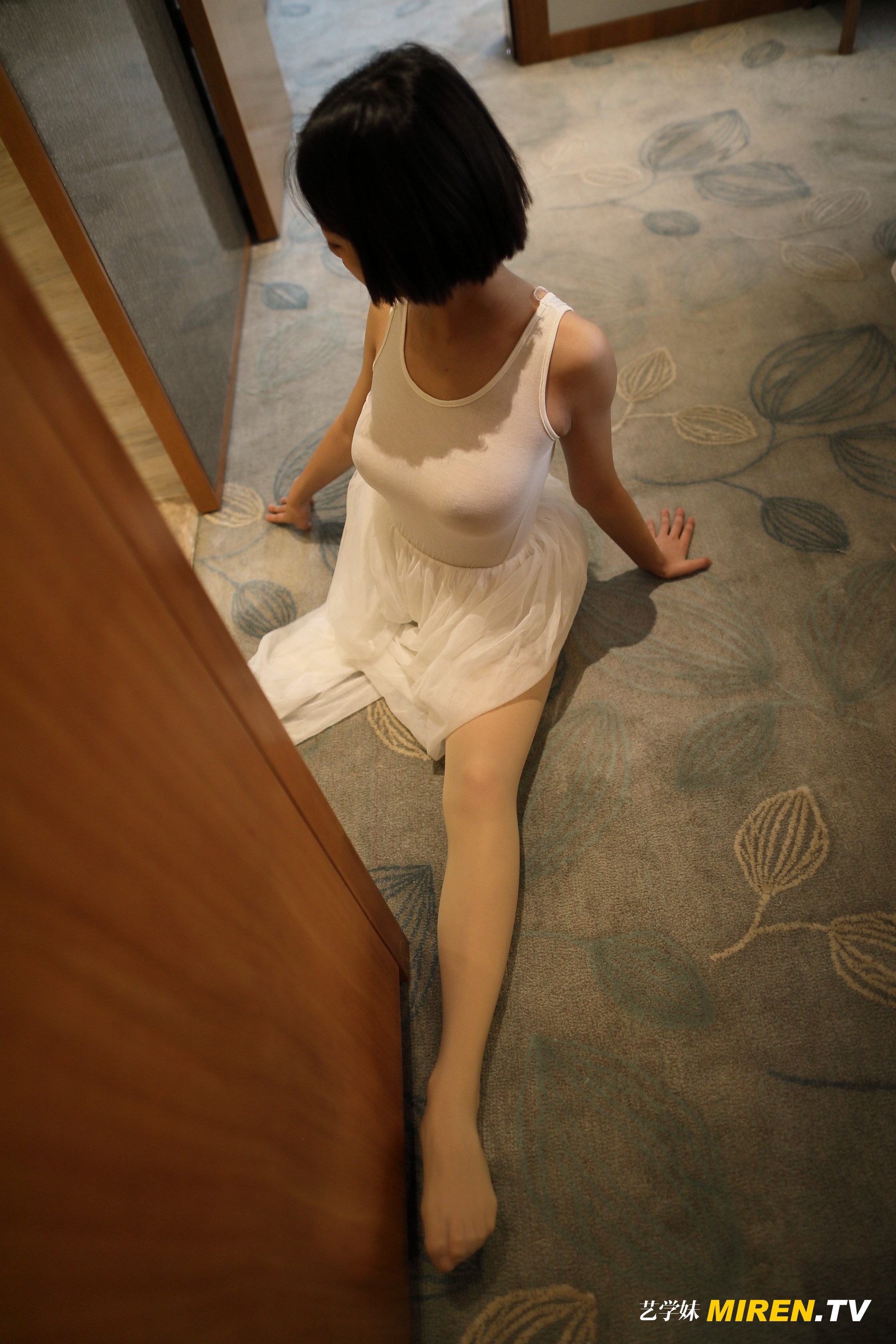 ROSI艺学妹 2020.03.22 NO.0105[99+1P／88.1MB]_第5集