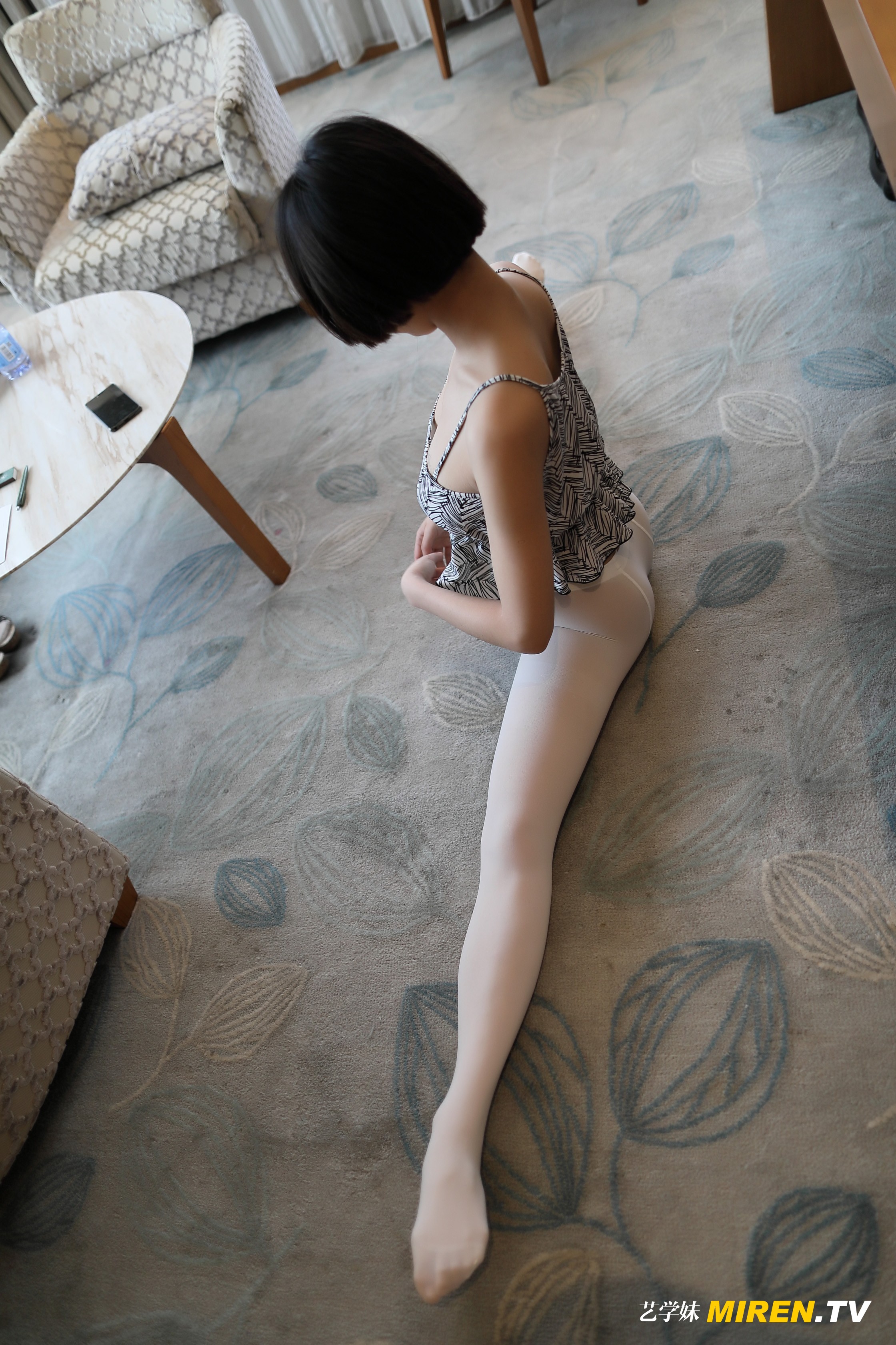 ROSI艺学妹 2020.04.24 NO.0117[75+1P／71.2MB]_第3集