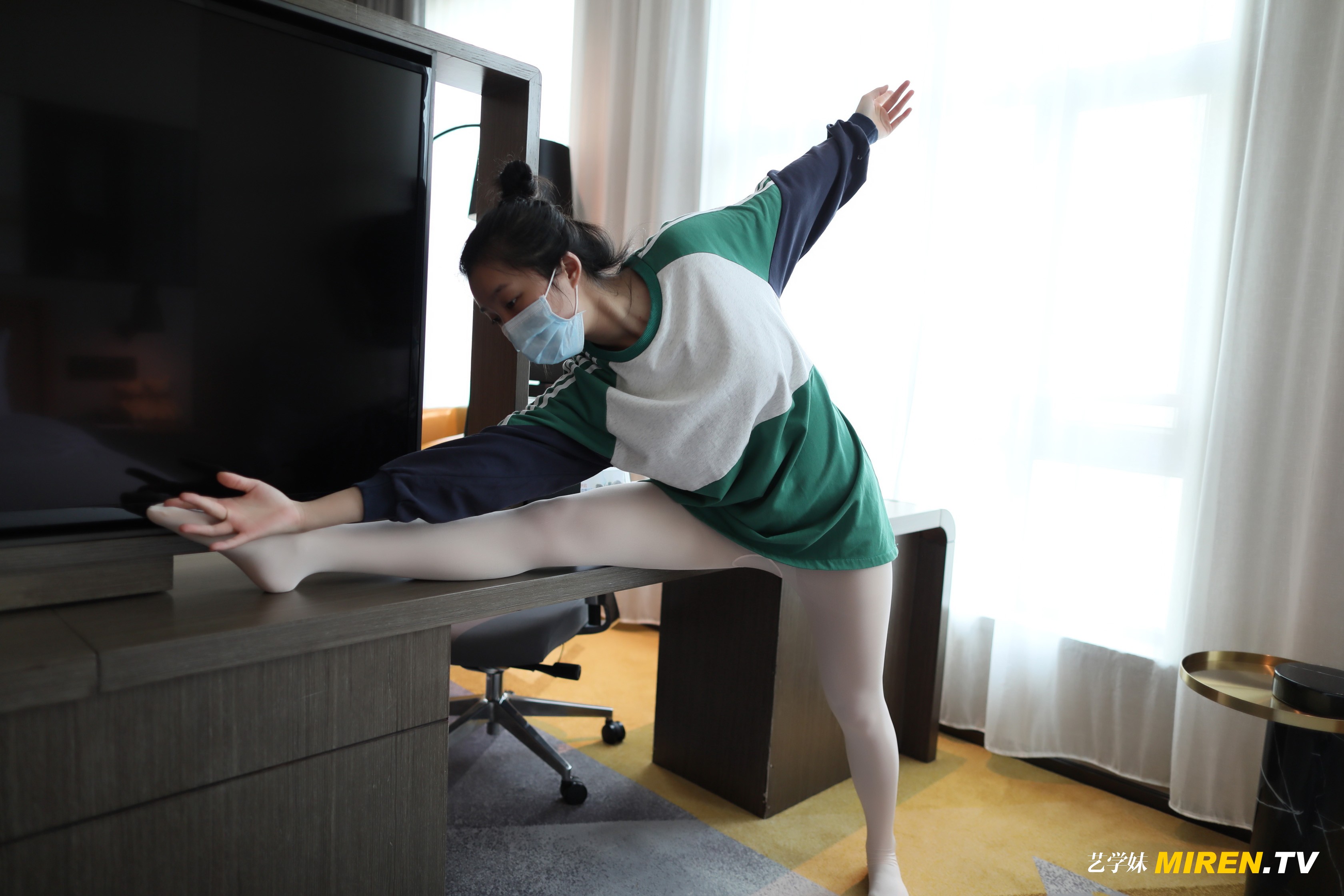 ROSI艺学妹 2020.05.01 NO.0123[72+1P／52.3MB]_第2集
