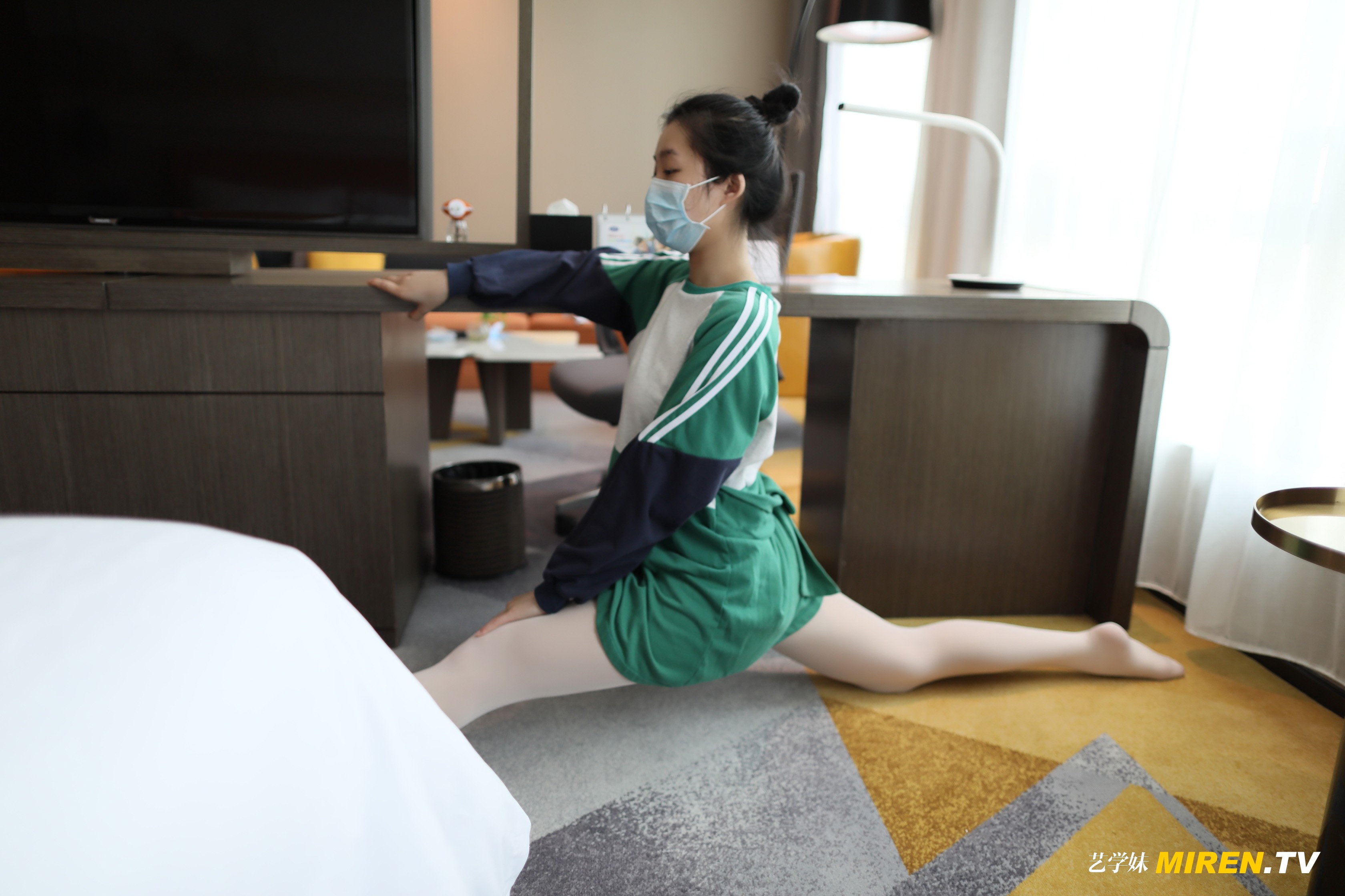 ROSI艺学妹 2020.05.01 NO.0123[72+1P／52.3MB]_第3集