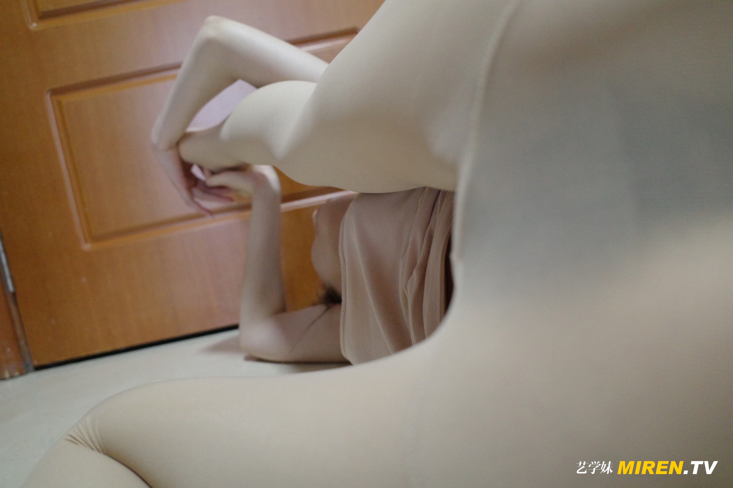 ROSI艺学妹 2020.07.03 NO.0144[33+1P／30.9MB]_第2集