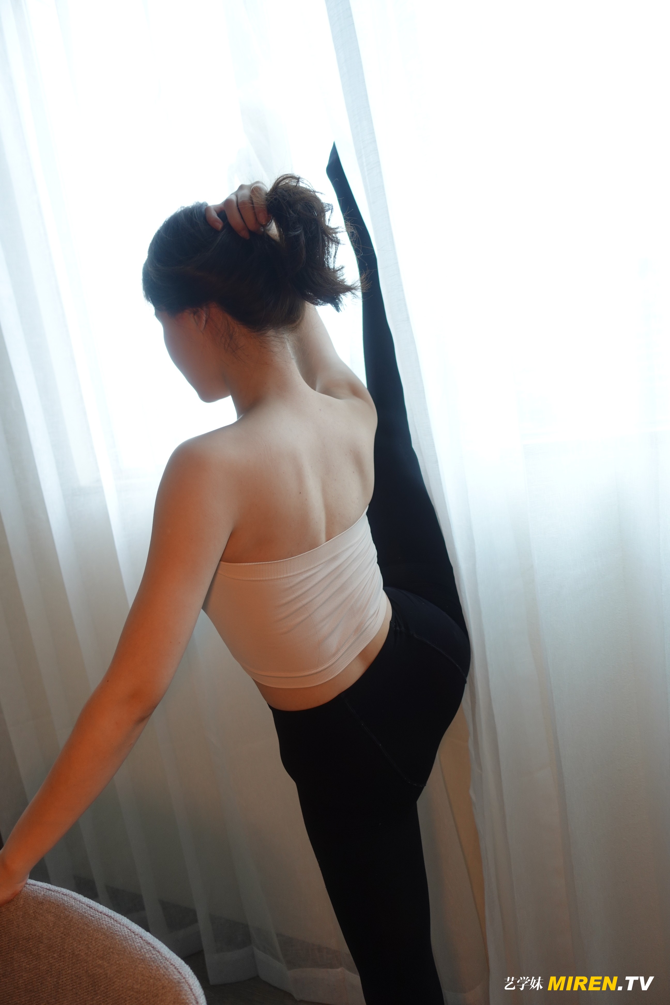 ROSI艺学妹 2020.07.16 NO.0151[25+1P／29.3MB]_第1集