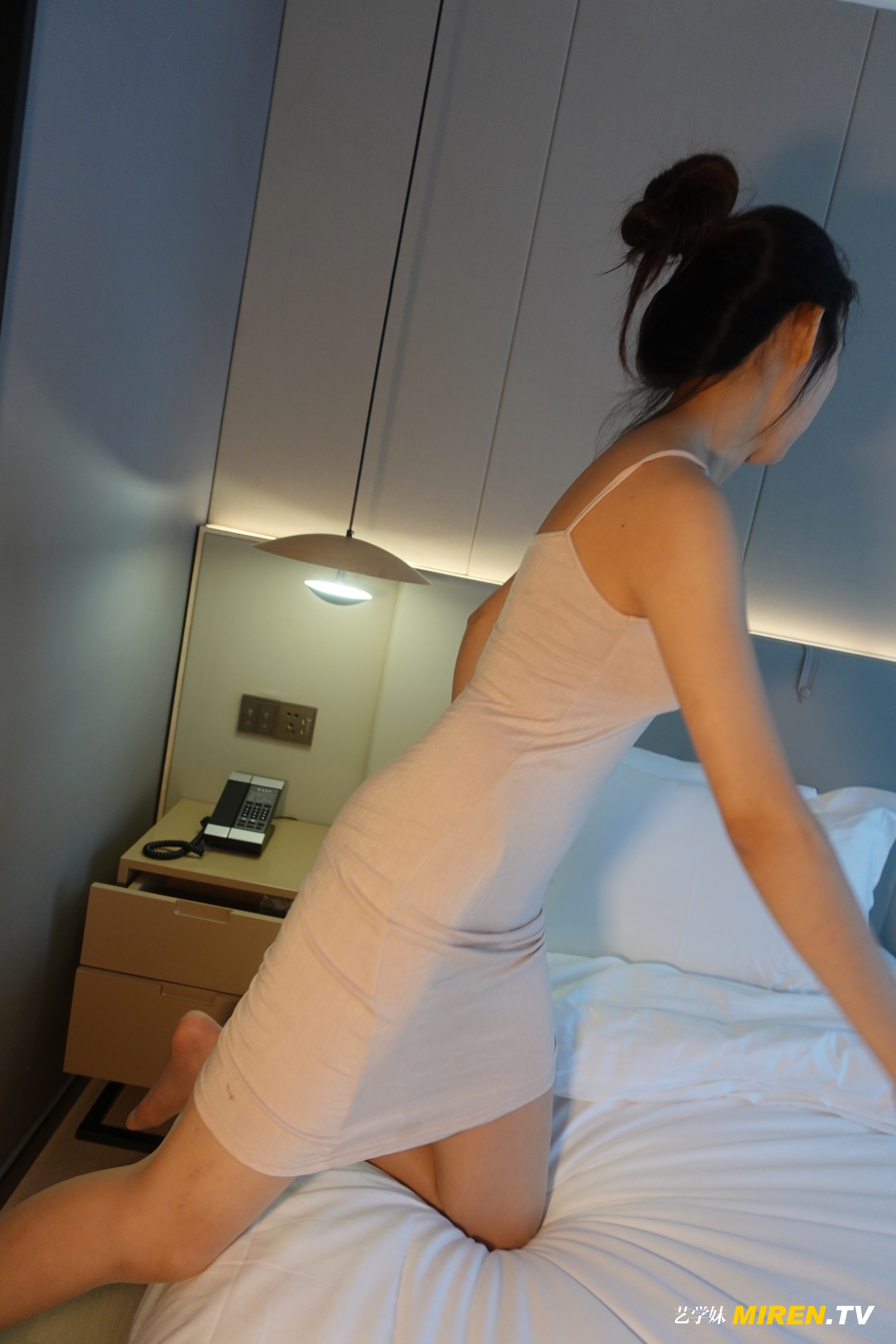 ROSI艺学妹 2020.08.17 NO.0174[76+1P／91MB]_第1集