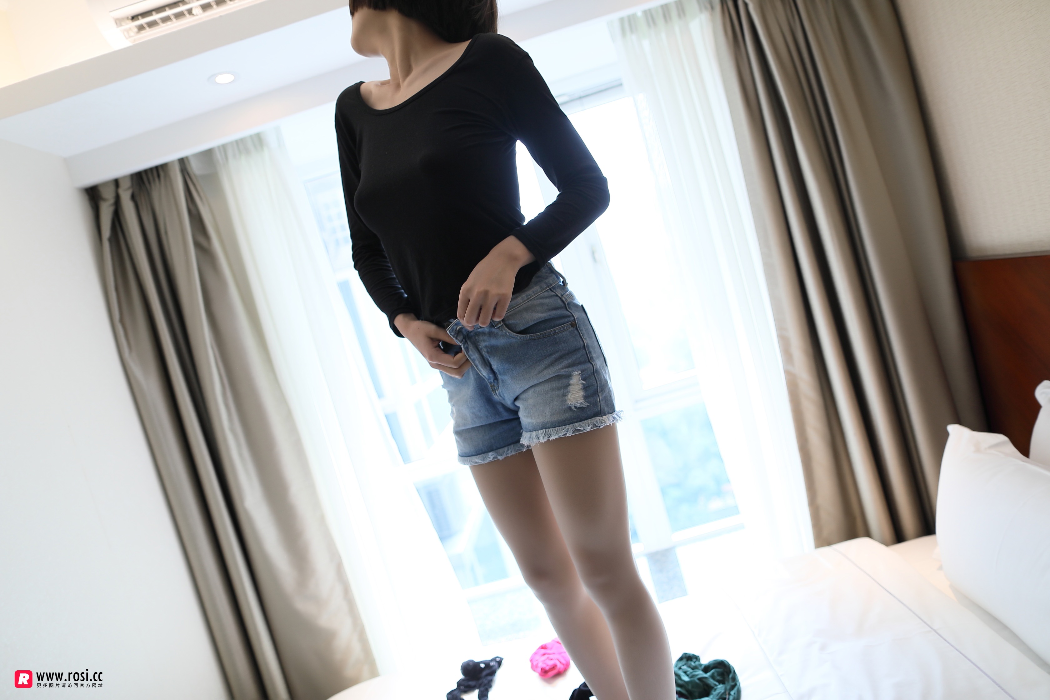 ROSI艺学妹 2018.08.25 NO.0017[75+1P／52.7M]_第2集
