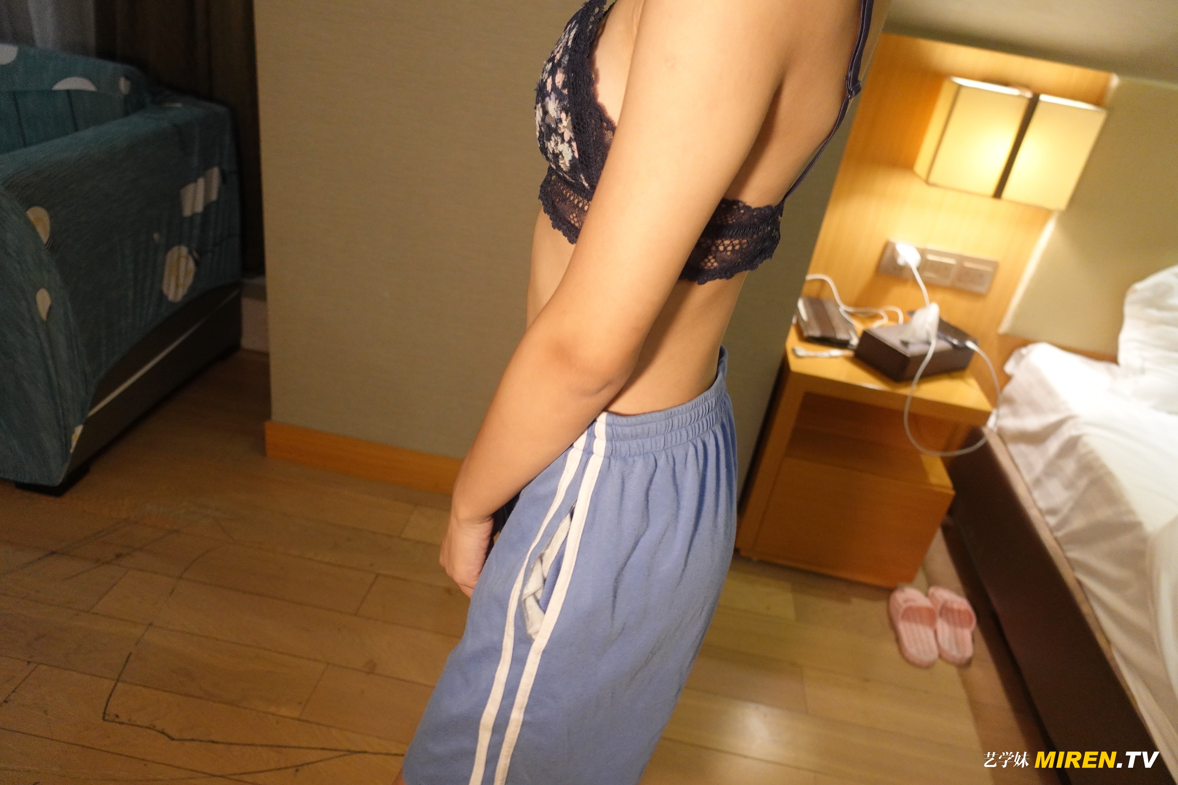 ROSI艺学妹 2020.09.11 NO.0188[54+1P／74MB]_第1集