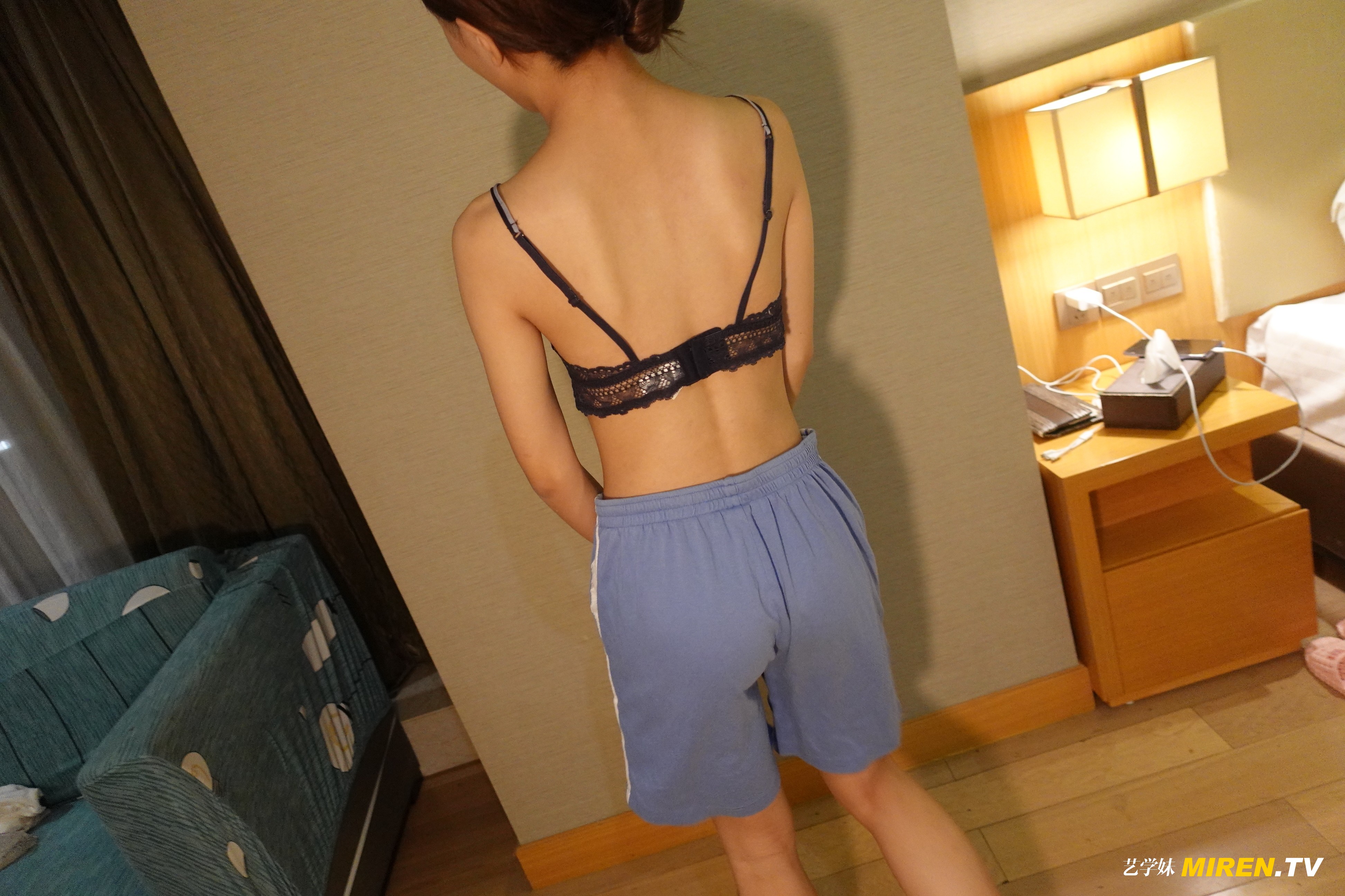 ROSI艺学妹 2020.09.11 NO.0188[54+1P／74MB]_第1集