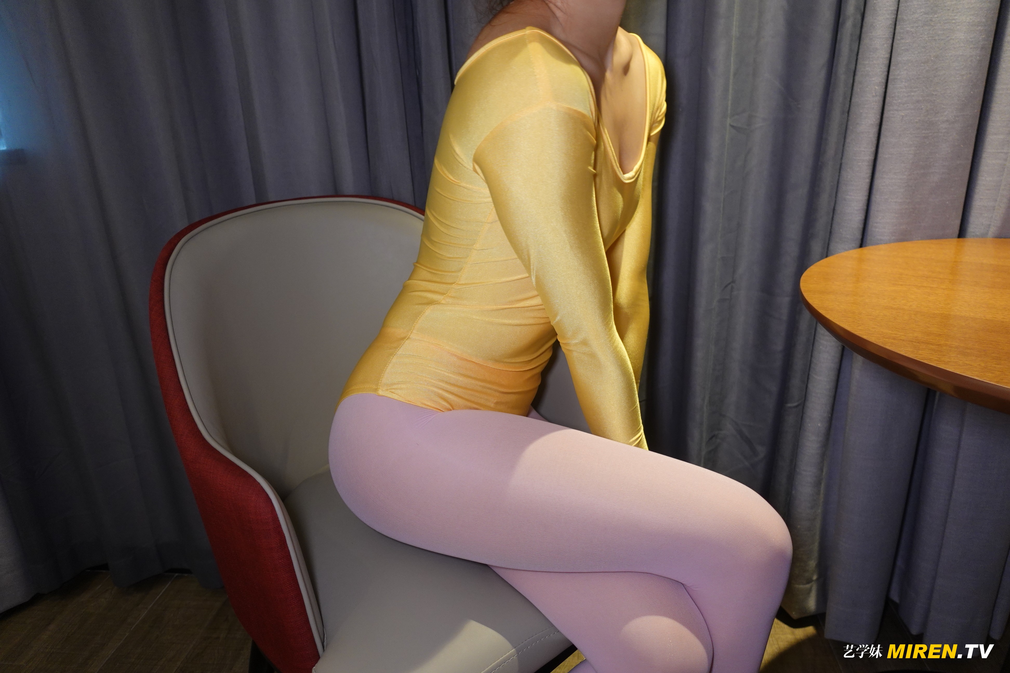 ROSI艺学妹 2020.12.10 NO.0200[43+1P／63.9MB]_第1集