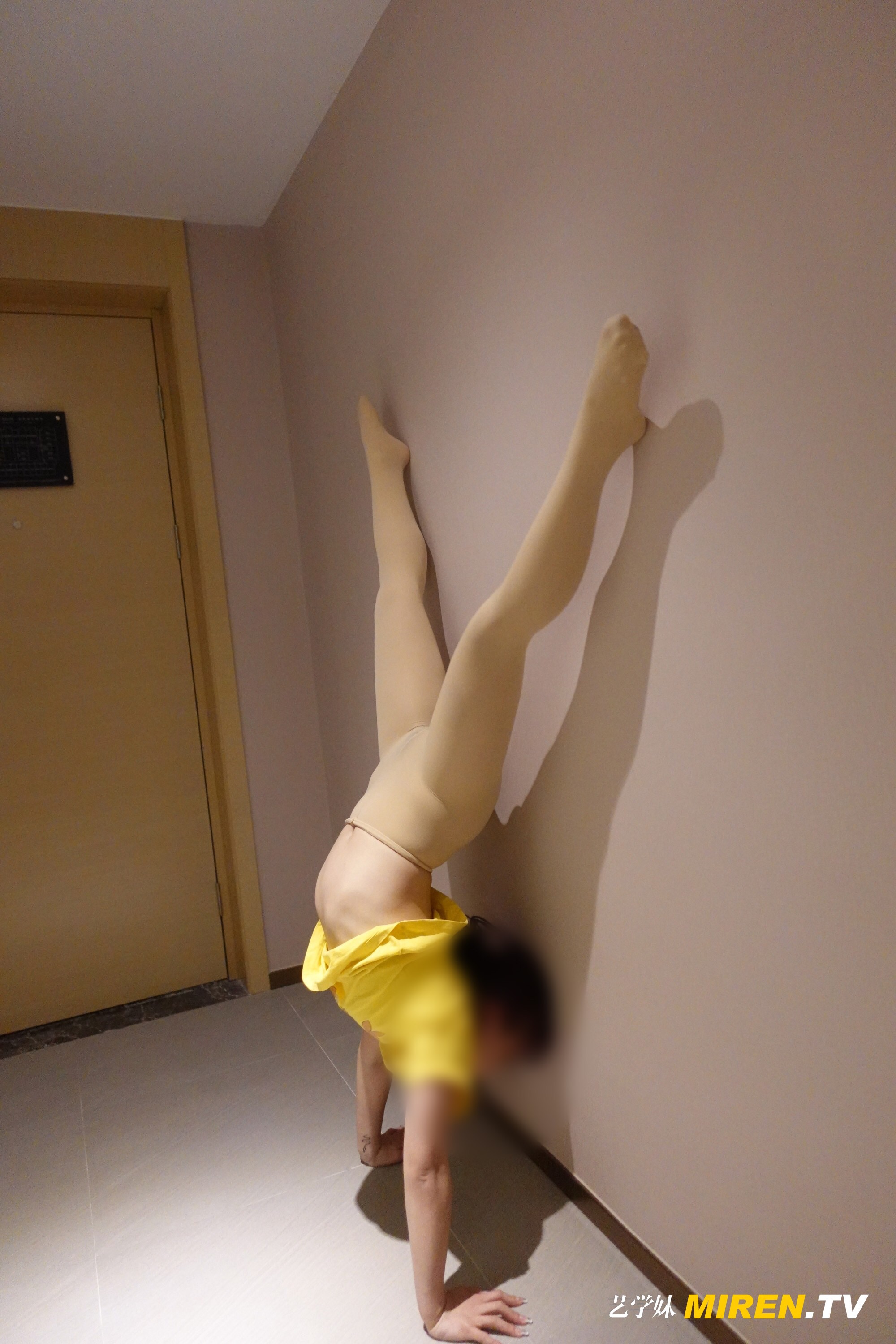 ROSI艺学妹 2021.01.27 NO.0217[59+1P／51.8MB]_第3集