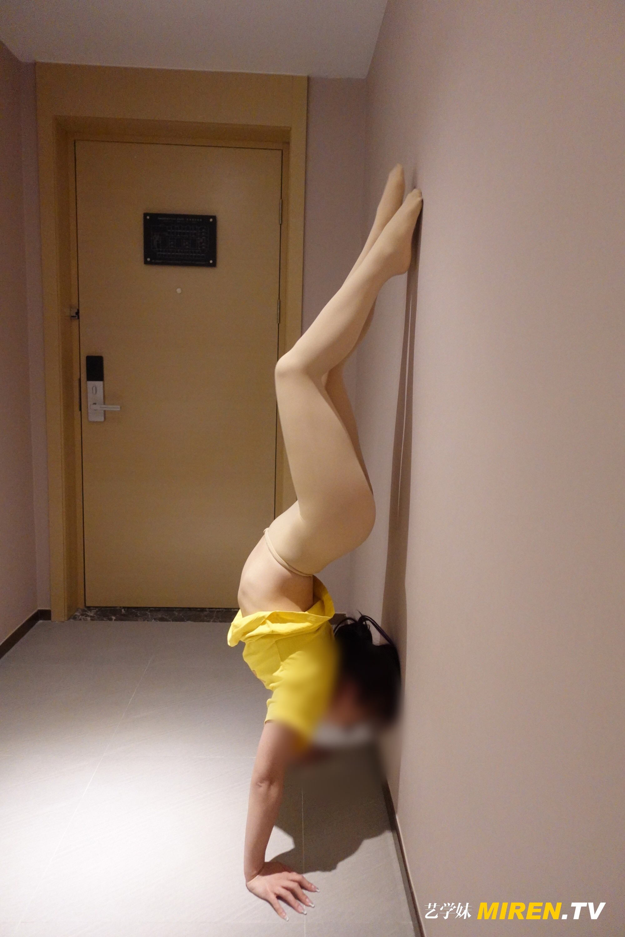 ROSI艺学妹 2021.01.27 NO.0217[59+1P／51.8MB]_第3集