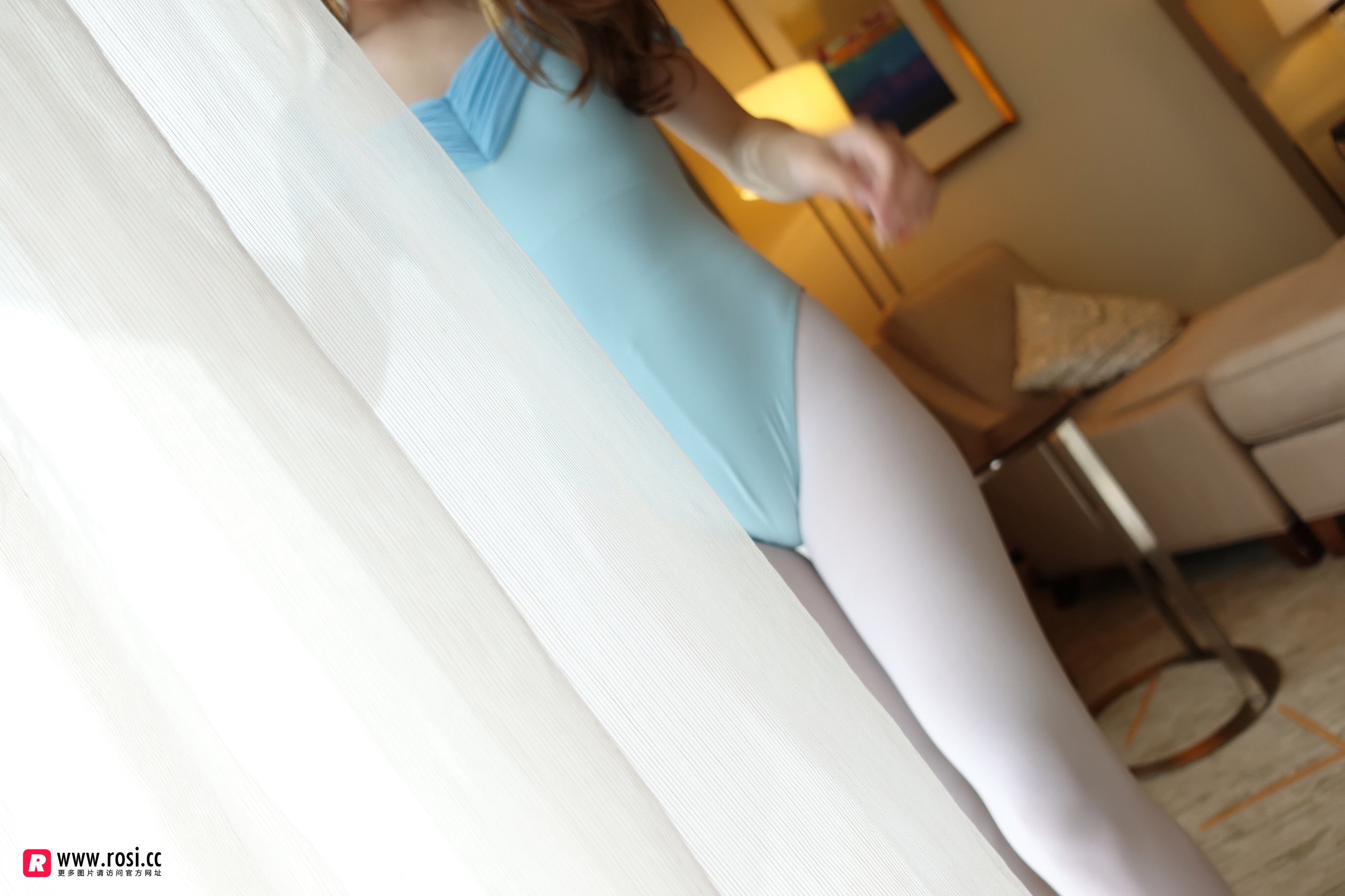 ROSI艺学妹 2018.10.17 NO.0027[74+1P／53.3M]_第1集