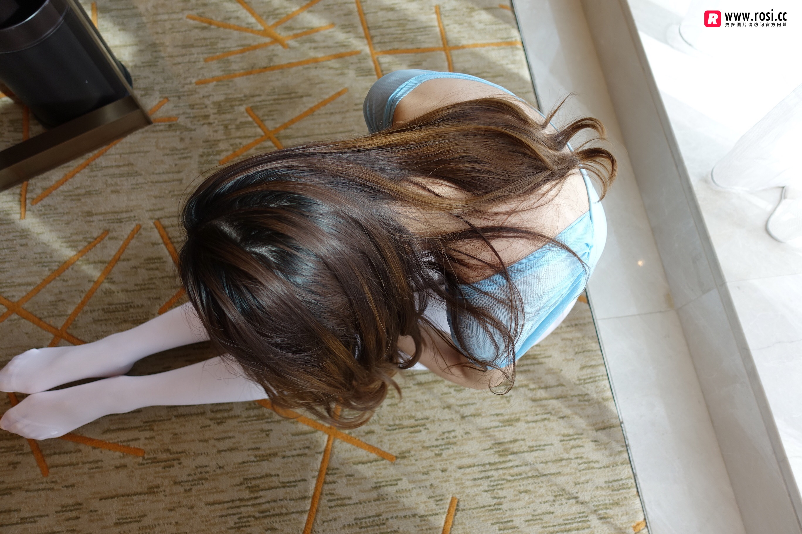 ROSI艺学妹 2018.10.17 NO.0027[74+1P／53.3M]_第4集