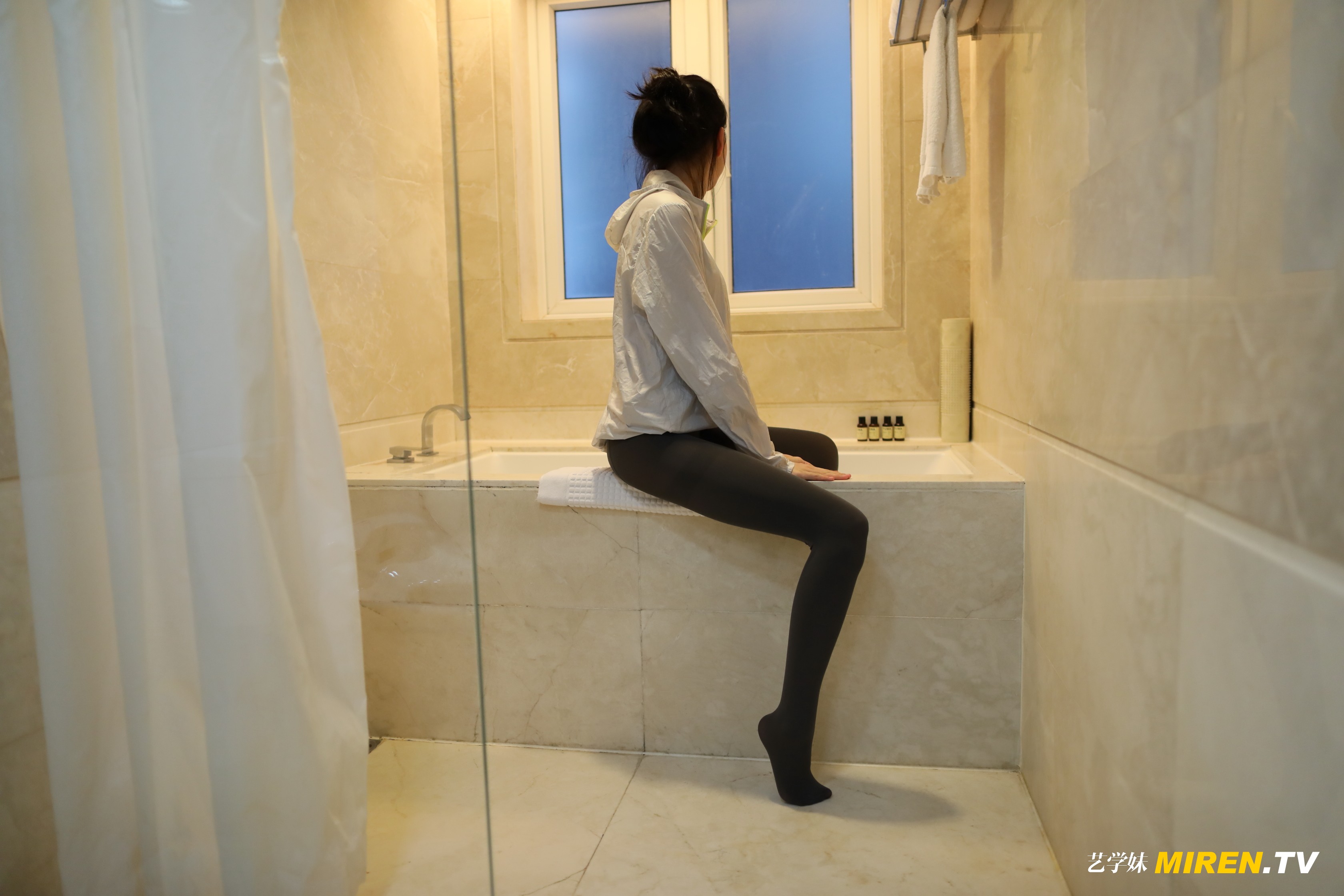 ROSI艺学妹 2020.03.08 NO.0091[72+1P／44MB]_第2集