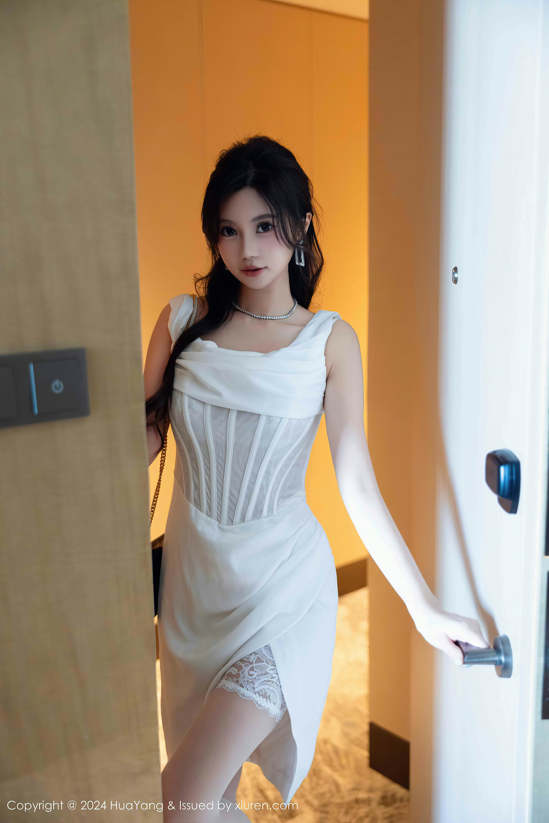 HuaYang花漾 2024.10.12 VOL.612 绮里嘉ula 丝袜美腿 [86+1P 861MB]_第1集