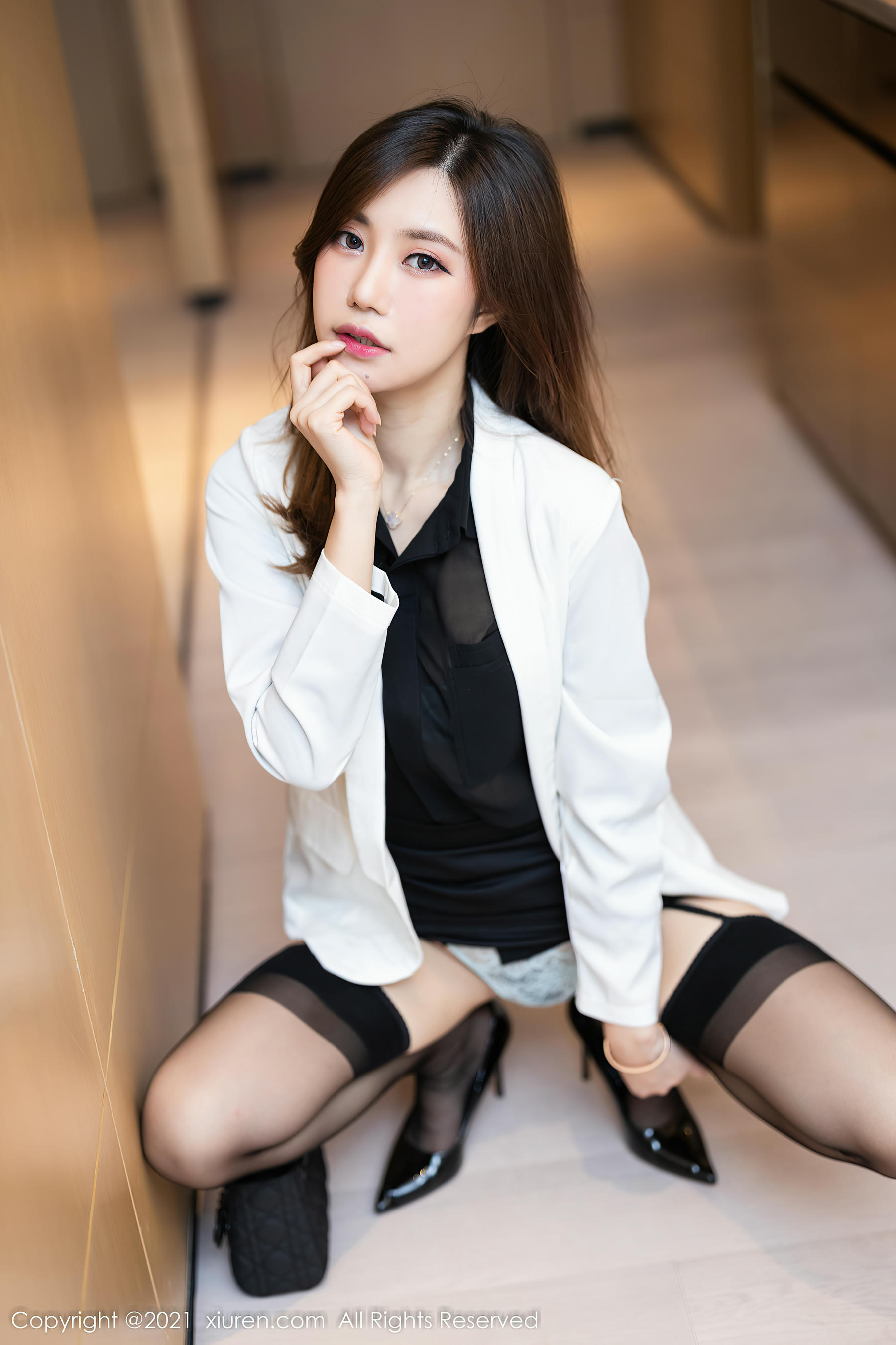 [XiuRen秀人网] 2021.11.30 No.4285 绮里嘉ula [68+1P597M]_第1集