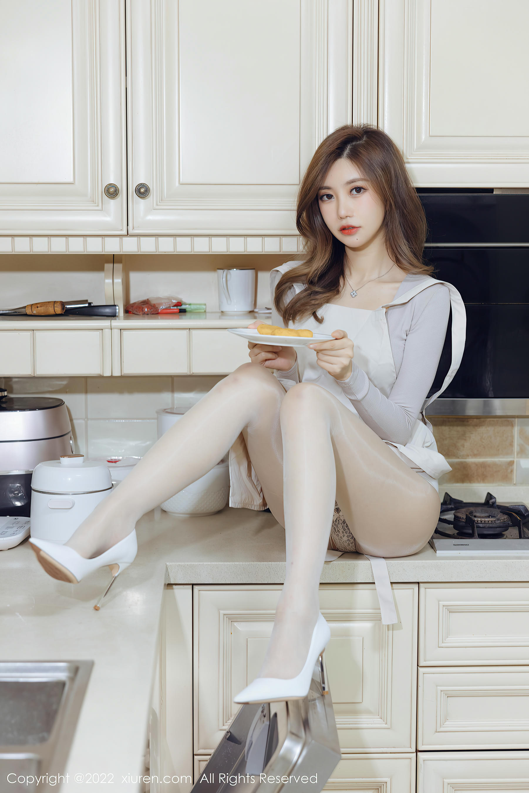[XiuRen秀人网] 2022.01.07 No.4438 绮里嘉ula 性感美腿 [62+1P570M]_第1集