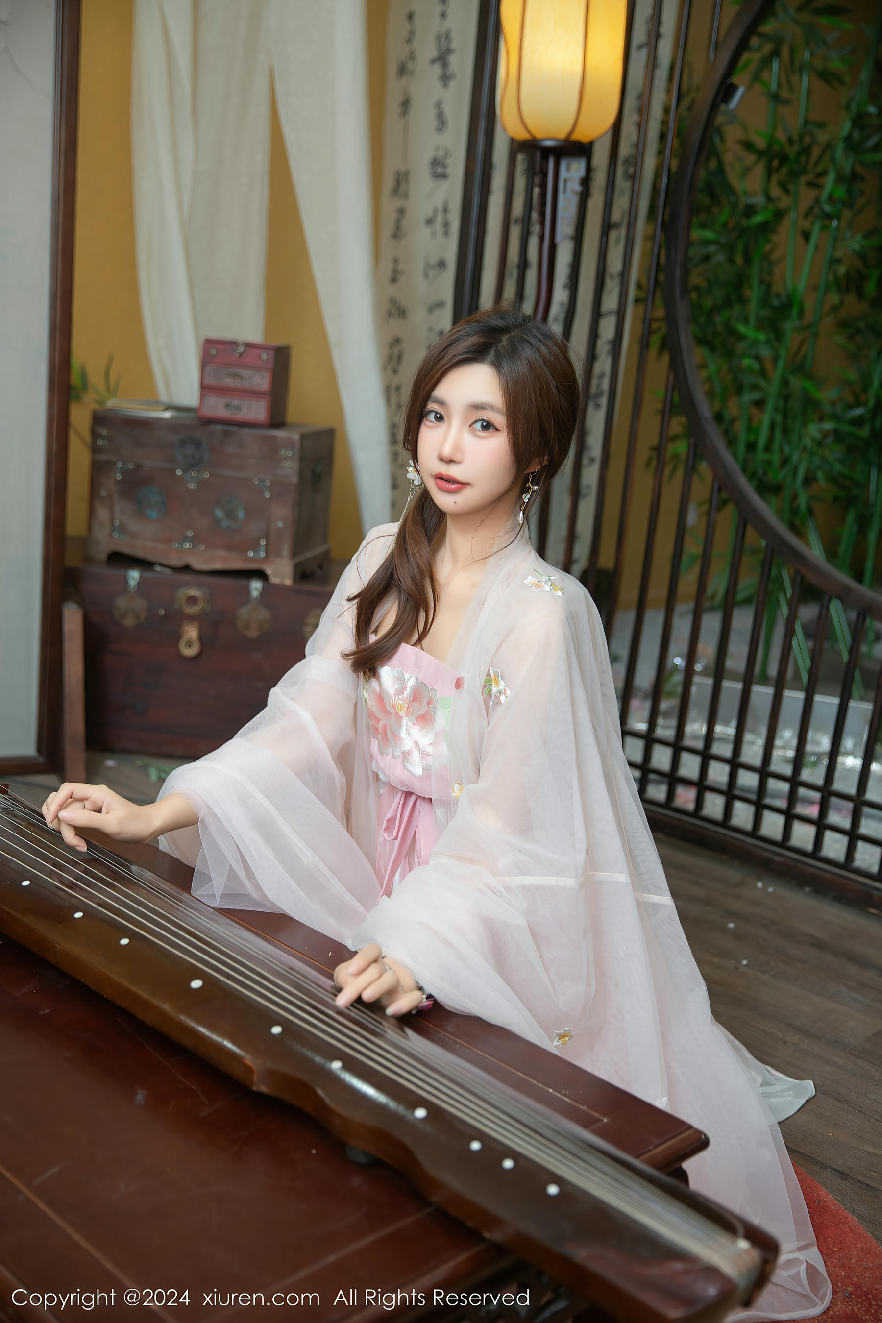 XIUREN秀人网 2024.11.20 NO.9475 绮里嘉ula 古风美腿 [81P 809.98 MB]_第1集