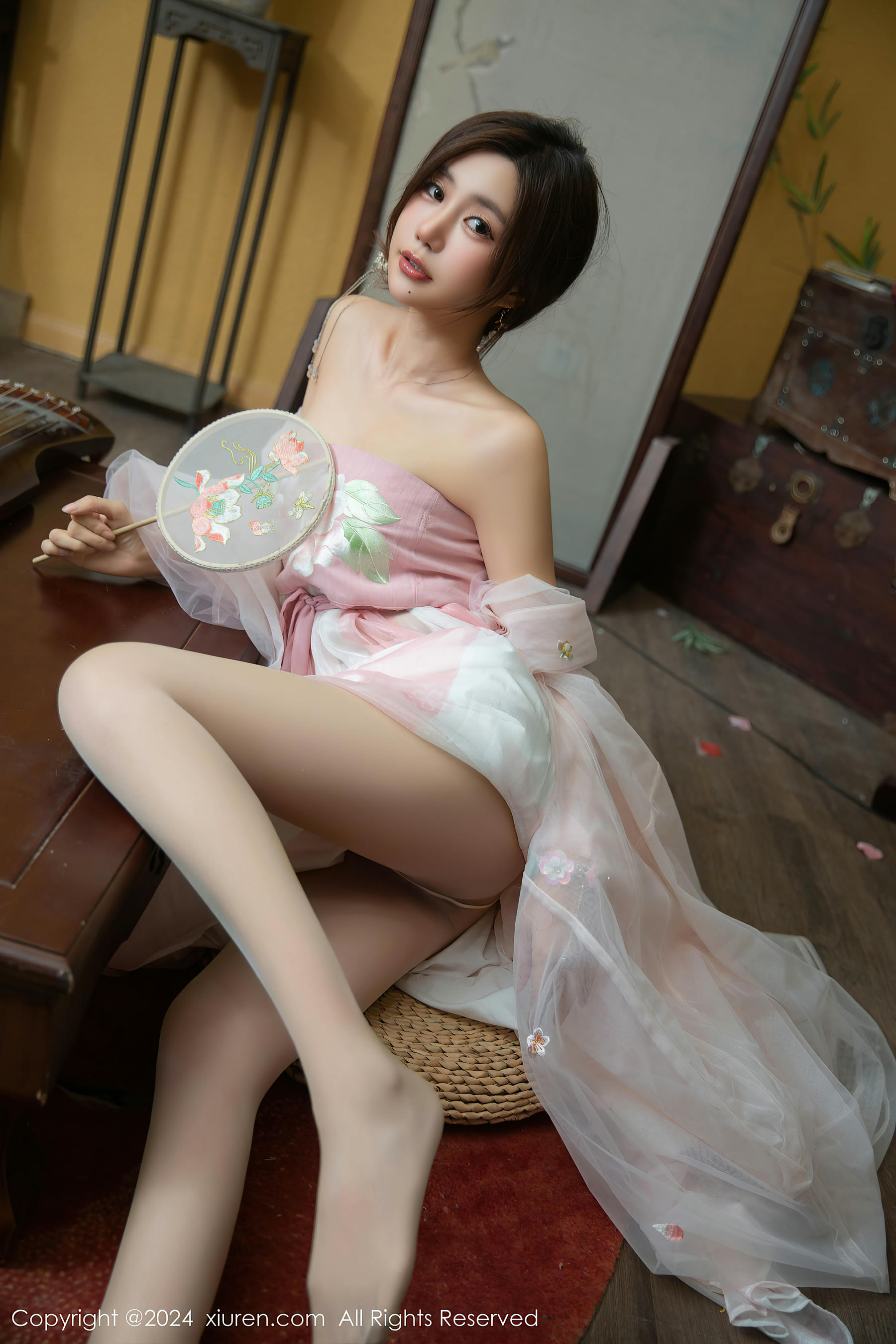 XIUREN秀人网 2024.11.20 NO.9475 绮里嘉ula 古风美腿 [81P 809.98 MB]_第1集