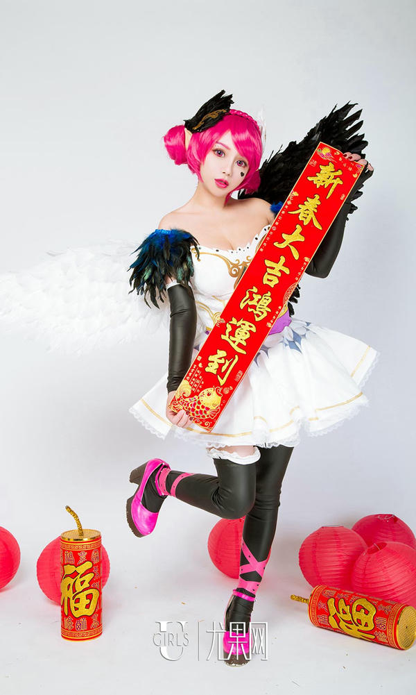 Ugirls尤果网 爱尤物专辑 VOL.1004 爱菲 周心怡 施诗 白熙萌 艺轩 田慕儿 筱慧 王者闹春[40P41.7MB]_第1集