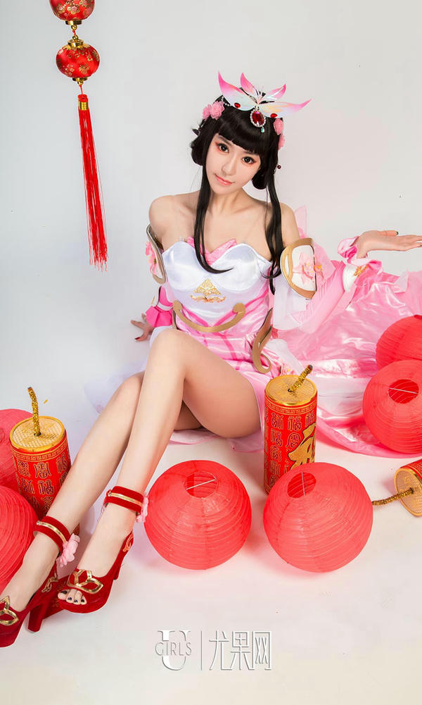Ugirls尤果网 爱尤物专辑 VOL.1004 爱菲 周心怡 施诗 白熙萌 艺轩 田慕儿 筱慧 王者闹春[40P41.7MB]_第2集