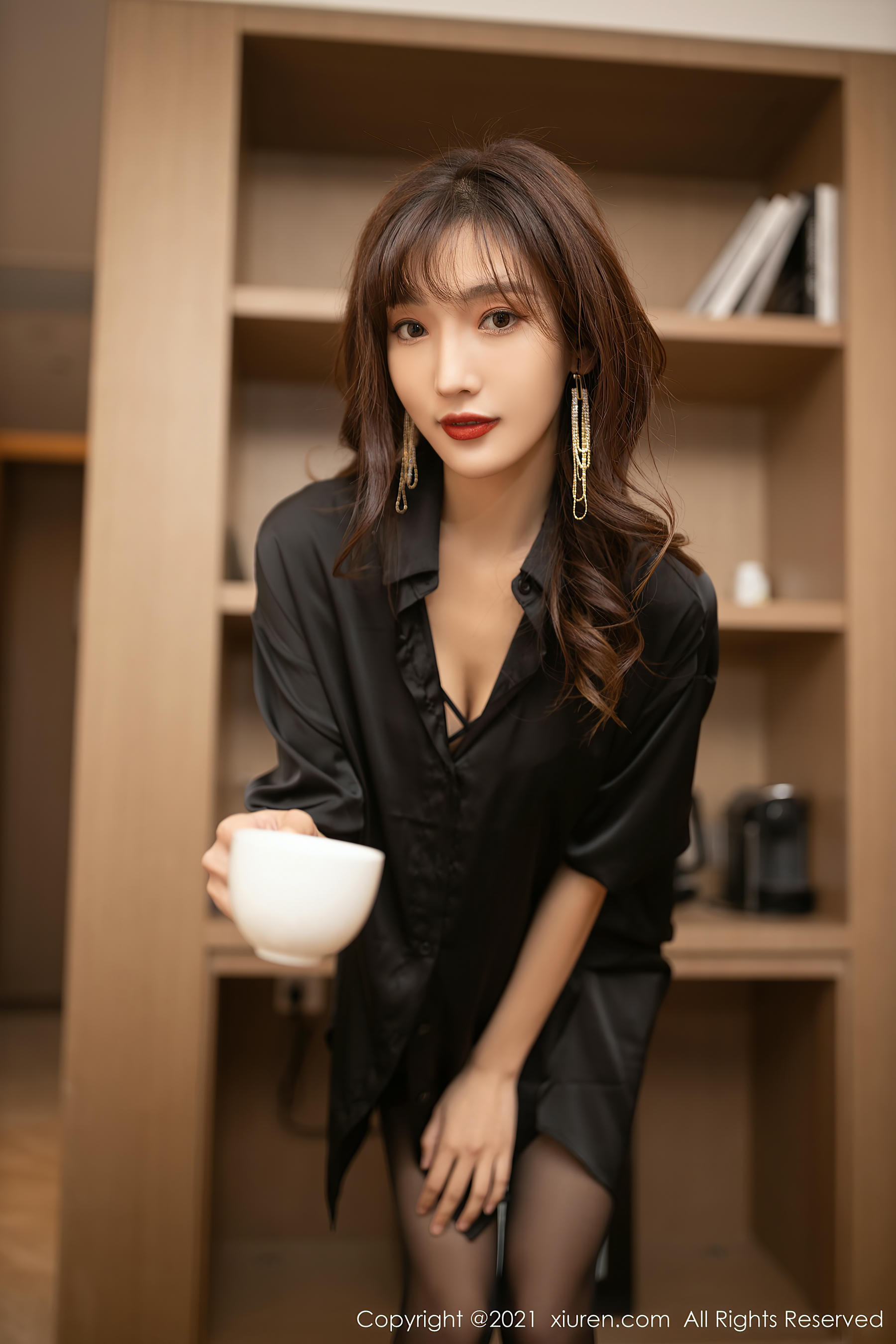 XiuRen秀人网 2021.12.28 No.4396 陆萱萱 黑丝美腿[88+1P 846MB]_第1集