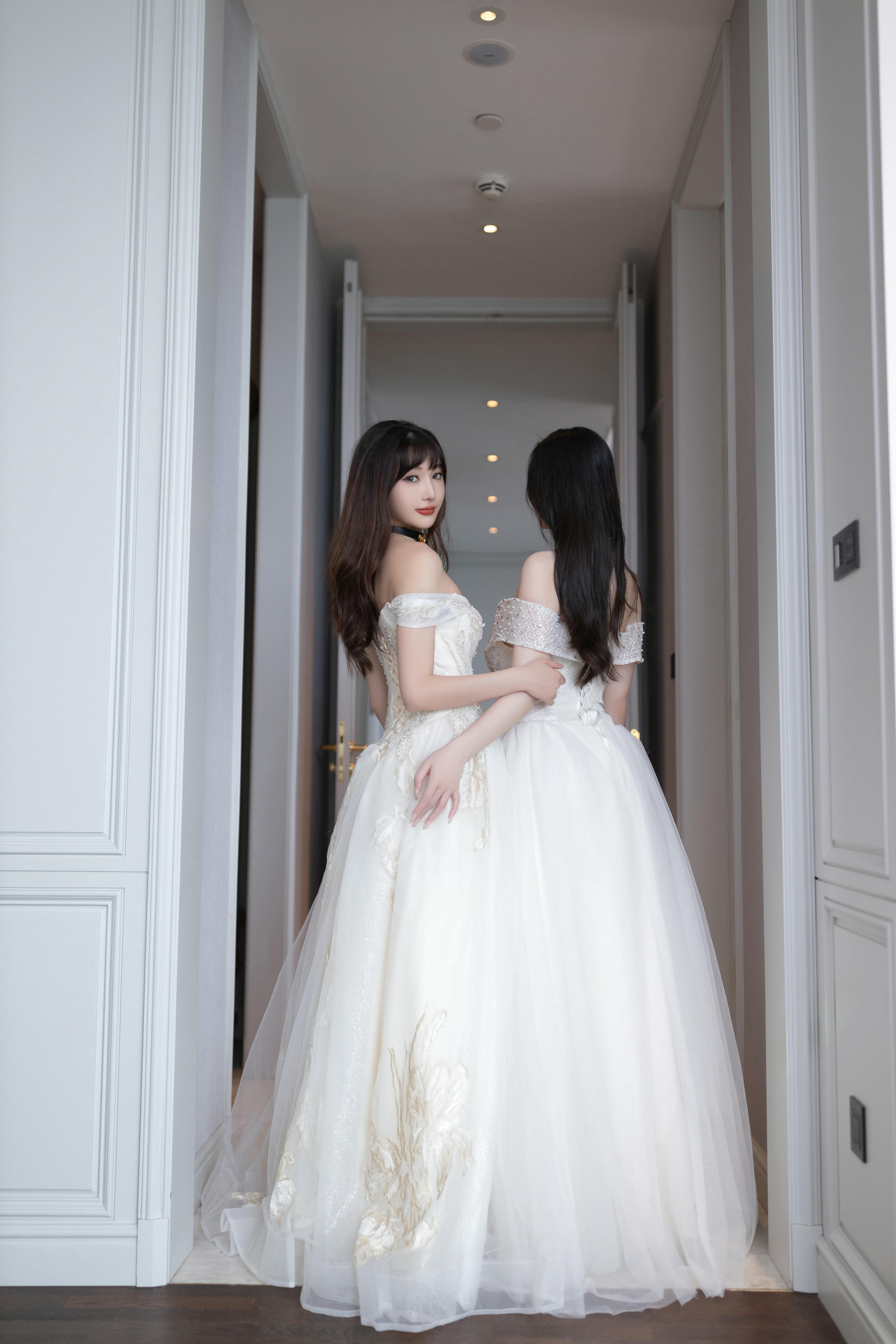 陆萱萱 &是小逗逗 双人婚纱[100P／1.13GB]_第1集