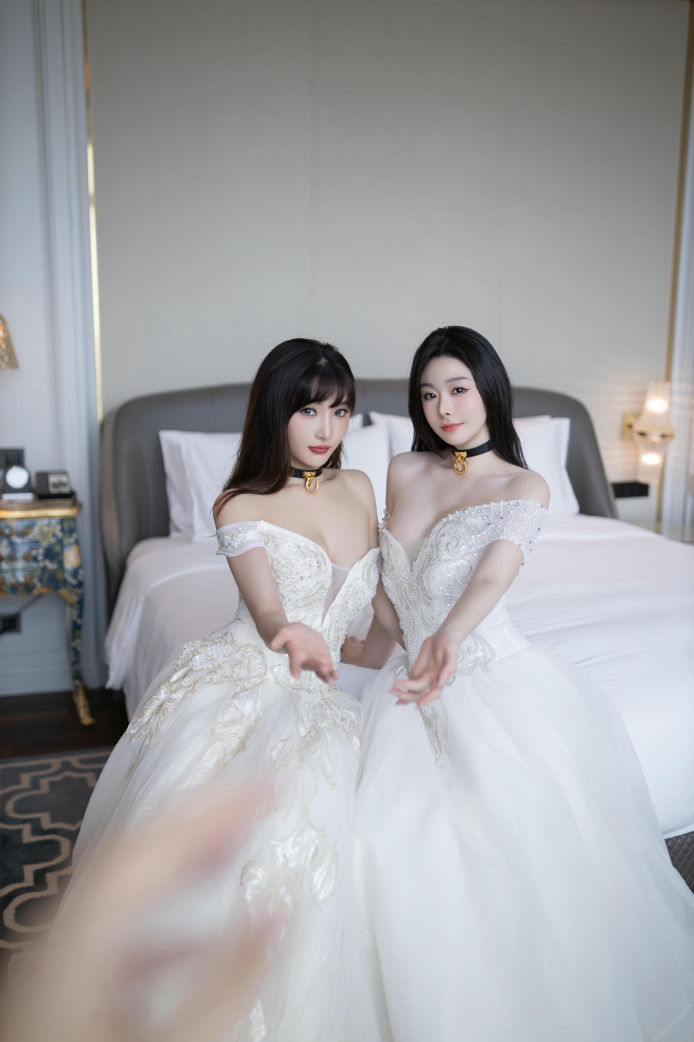陆萱萱 &是小逗逗 双人婚纱[100P／1.13GB]_第1集