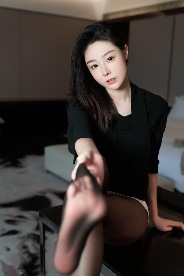 是小逗逗 超薄黑丝蕾丝 内内[81P／36MB]_第4集