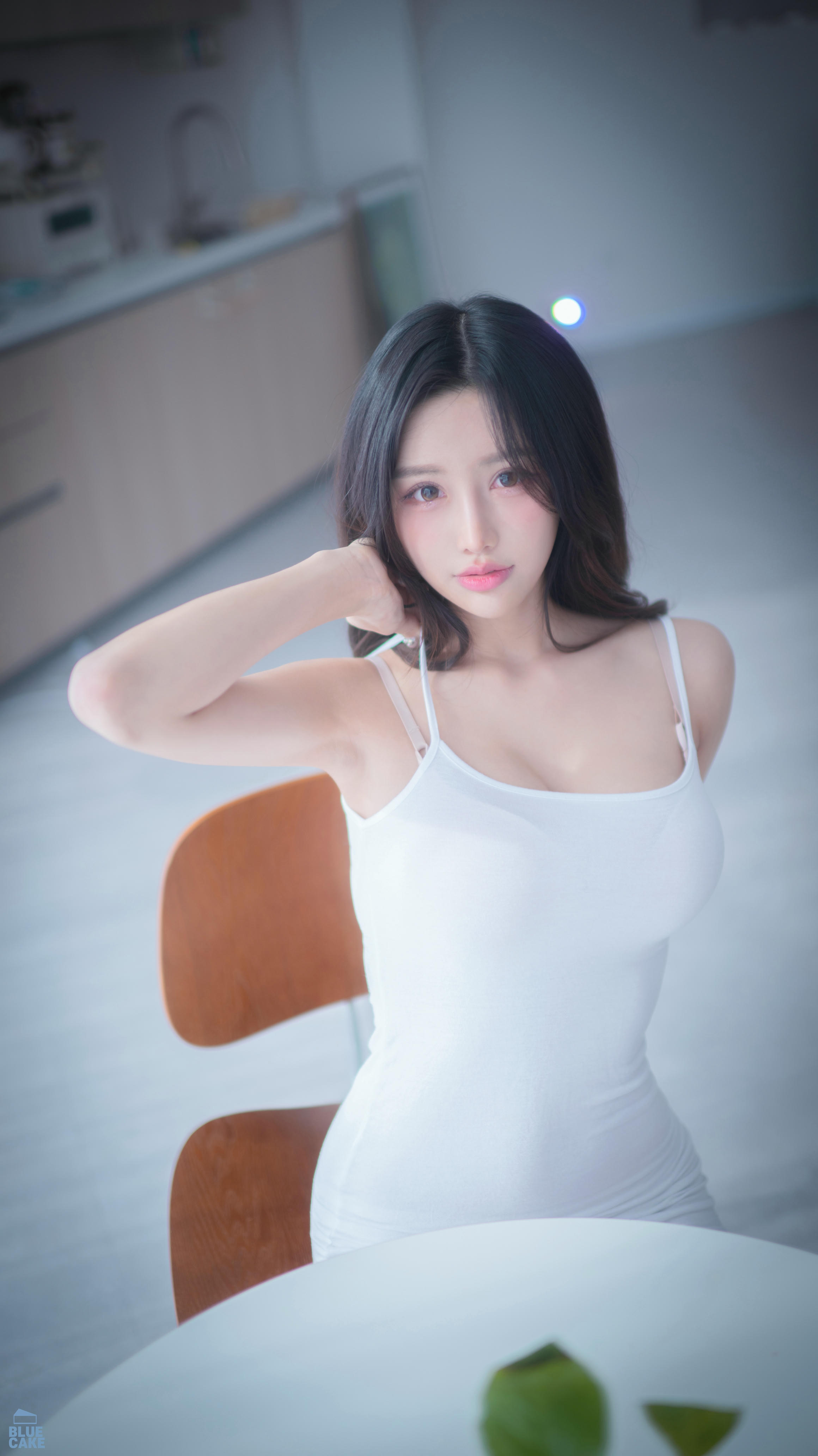 YeonYu (연유) NO.001 BLUECAKE Real Boob (RED.Ver + Video) [190P1V-2.44GB]_第1集