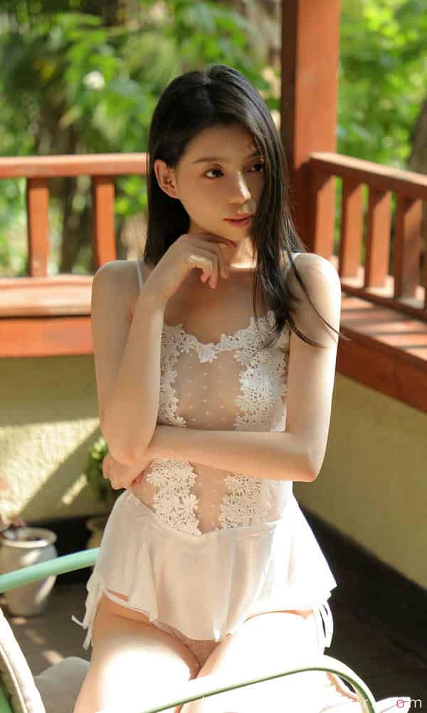 Ugirls尤果网 爱尤物专辑 VOL.1874 爱你晴空 言沫 [35P44MB]_第1集