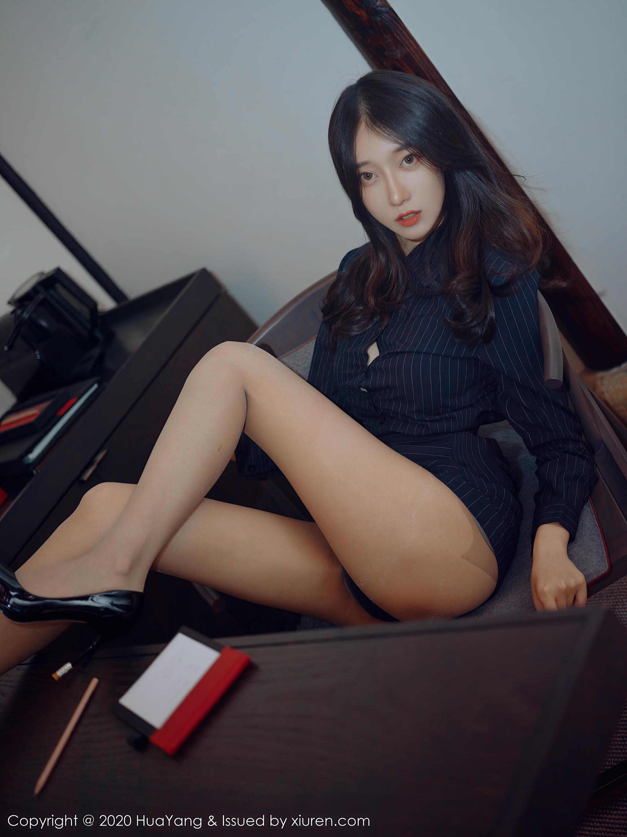 HuaYang花漾 2020.11.13 VOL.320 玥儿玥er [51+1P593M]_第1集