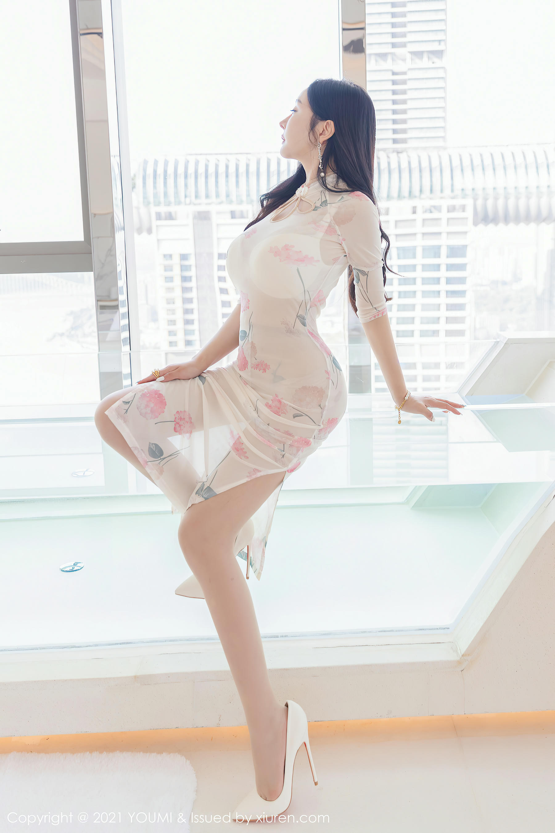 [YouMi尤蜜荟] 2021.10.18 VOL.706 允爾 [58+1P490M]_第1集